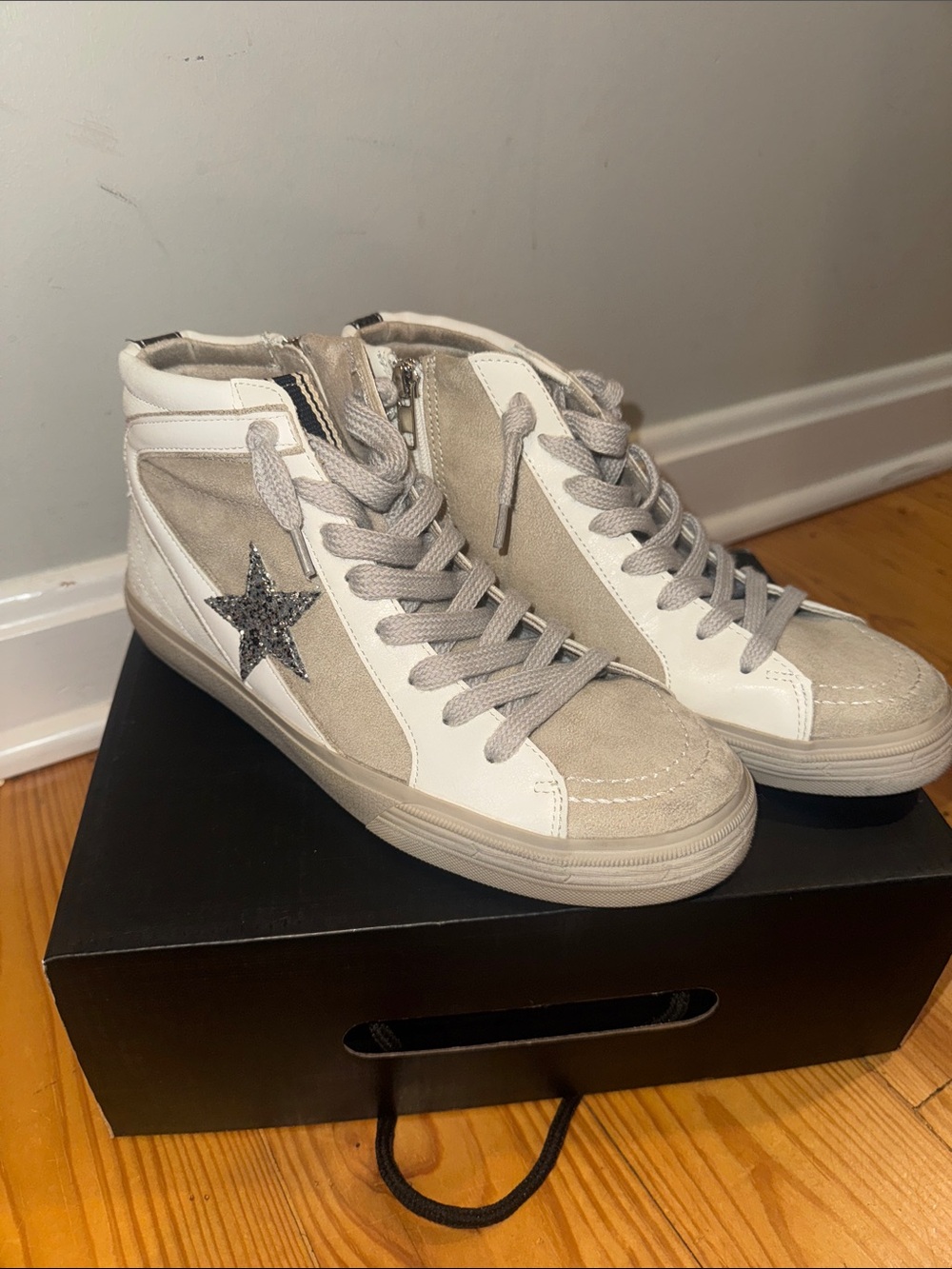 ShuShop White and Gray Suede High-Top Sneakers with Star